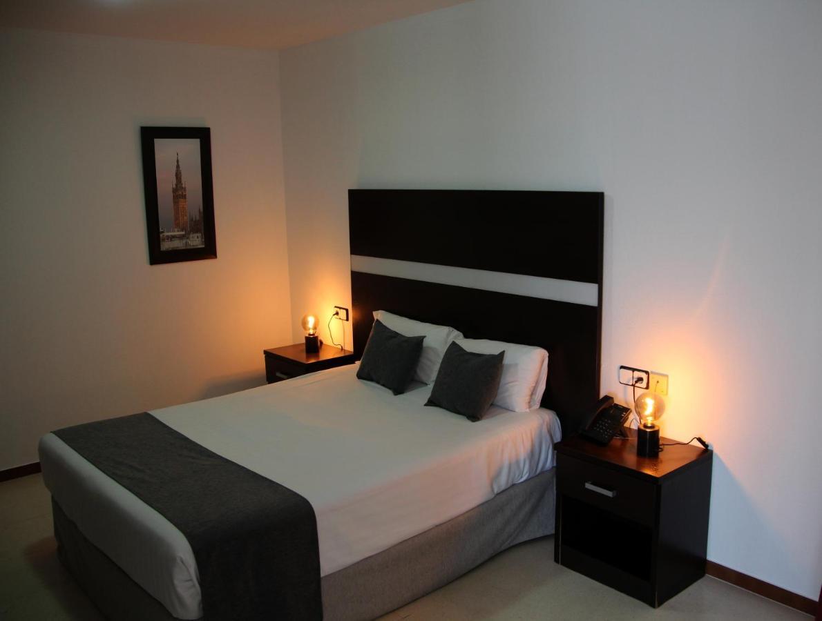 Hotel Jm Jardin De La Reina Guillena Kültér fotó
