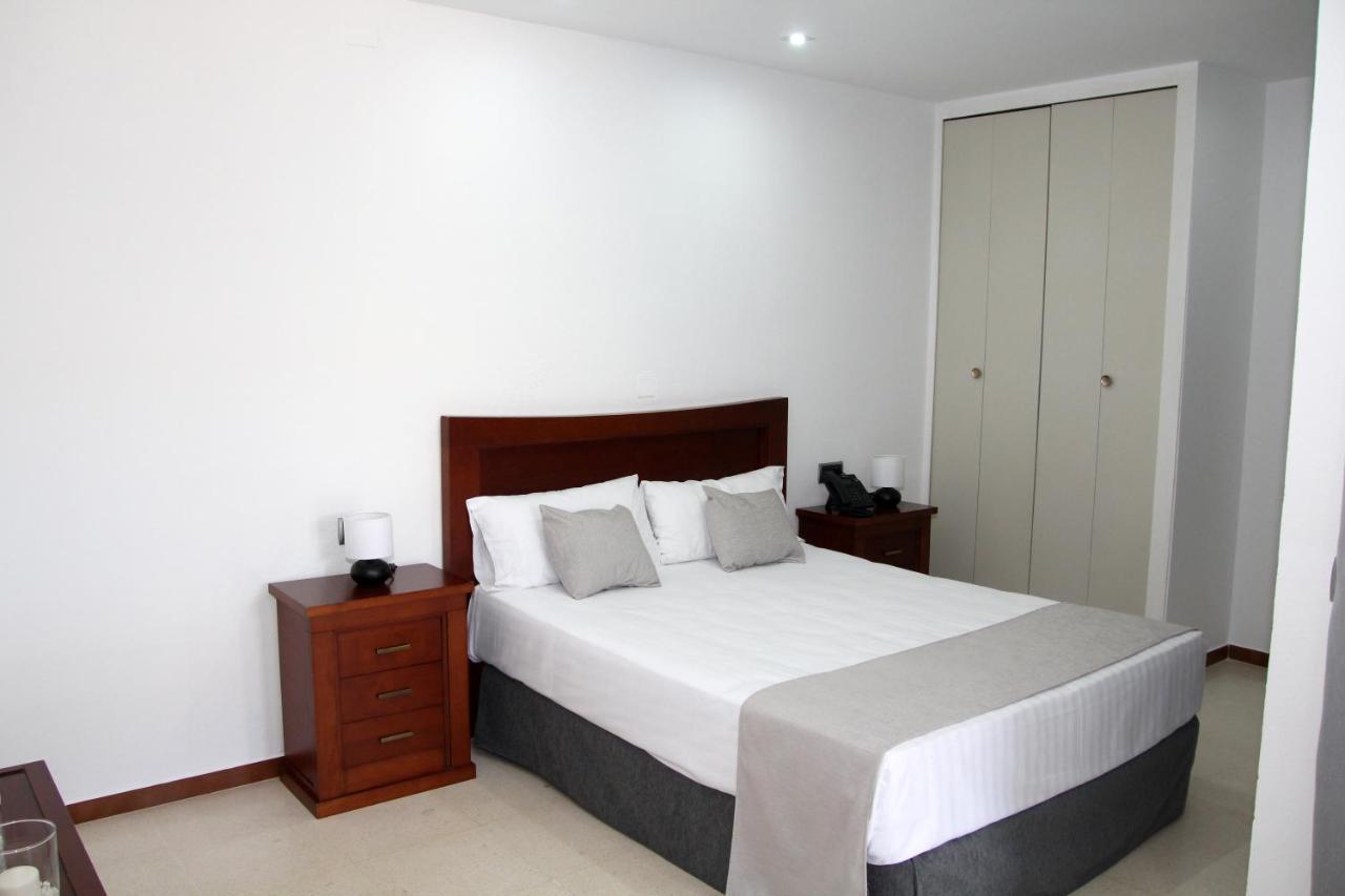 Hotel Jm Jardin De La Reina Guillena Kültér fotó