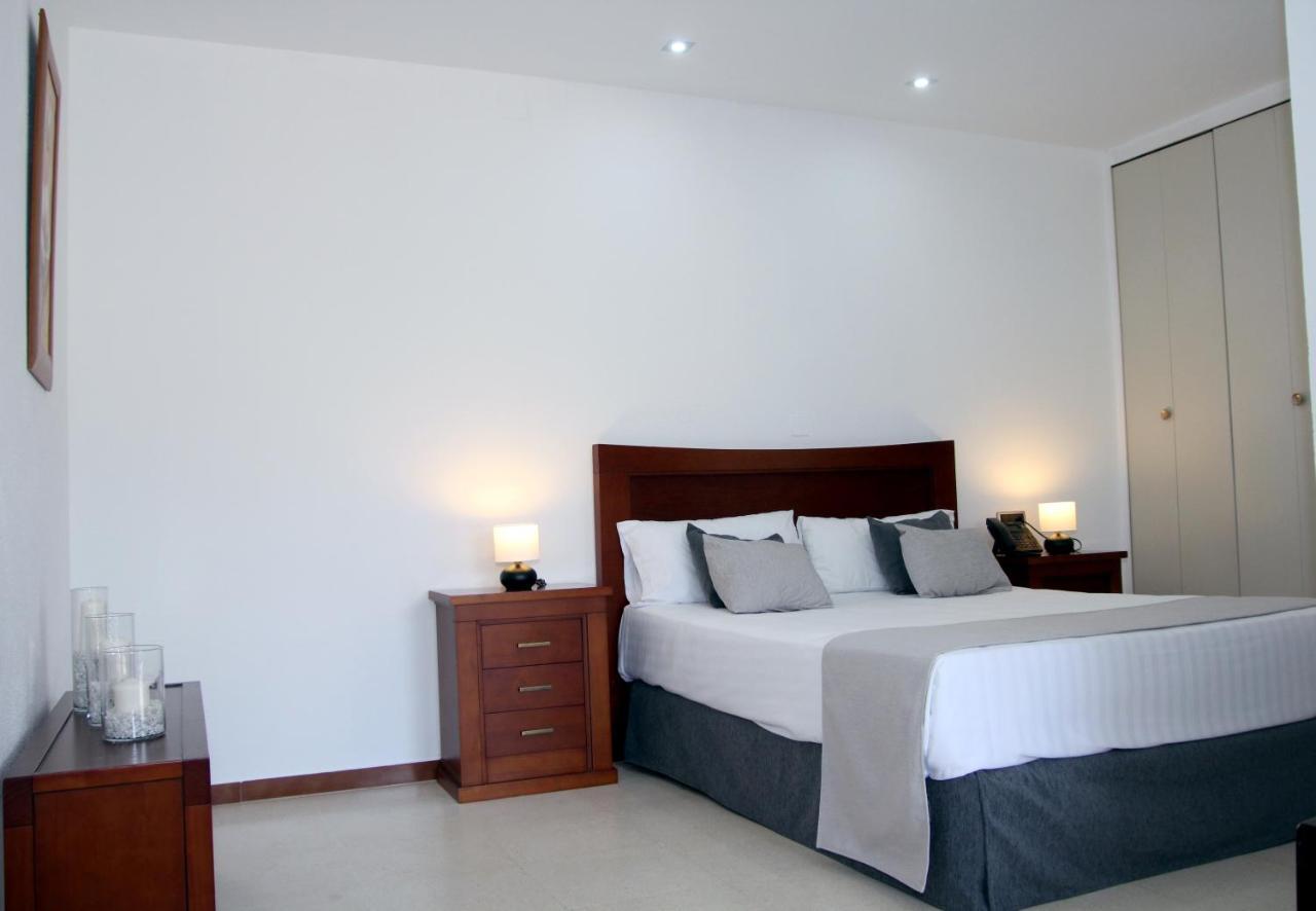 Hotel Jm Jardin De La Reina Guillena Kültér fotó