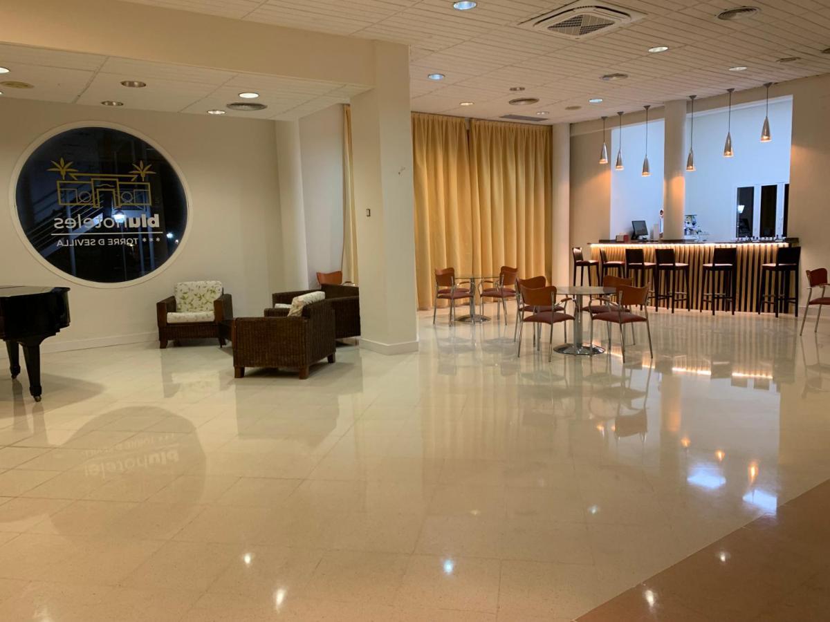 Hotel Jm Jardin De La Reina Guillena Kültér fotó